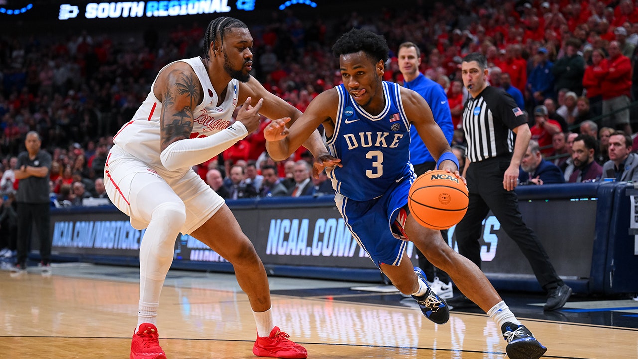 Duke pulls away from top-seeded Houston to advance to Elite Eight