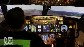 English man creates life-sized 737 flight simulation in his garage