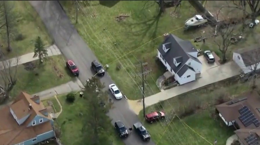 Illinois stabbing spree leaves 4 dead